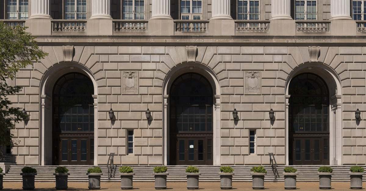 Freedom24 FATCA CRS: η πρόσοψη του κτιρίου της αμερικανικής εφορίας IRS στην Ουάσιγκτον
